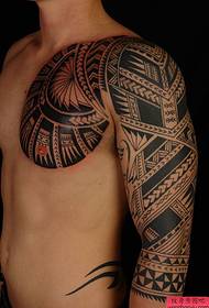 tattoo body map om 'n groep stamtatoe-werke van Maya totem te deel