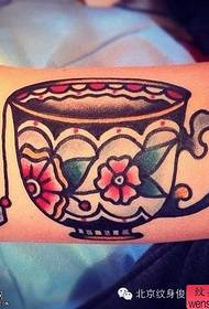 rysunek tatuażu zalecany zestaw tatuaży do pielęgnacji koloru filiżanki herbaty