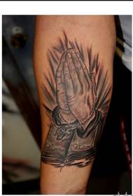 Praying hands reliģisko tetovējums attēlu attēlu
