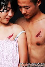 spalvos poros sparnų tatuiruotės modelis