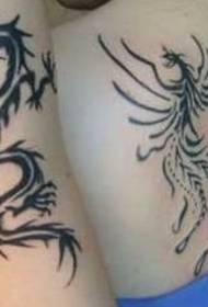 vairāki samērā ugunsdroši modeļi pāris tetovējumiem