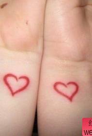 små färska par älskar tatuering fungerar