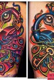 pola tato phoenix berwarna-warni