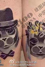 Couple de motifs de tatouage de chien chiot