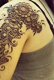 Girls love fashion Henna tattoo