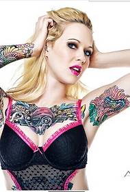 Russisk smuk sexet skønhed krop smukke smukke tatoveringsbillede