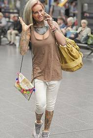 28 metų realybės žvaigždė Jemma Lucy Lucy naujausia leopardo tatuiruotė