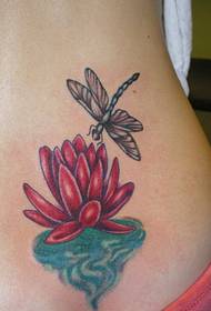 isang magandang pattern ng tattoo ng dragonfly na gusto ng mga kababaihan