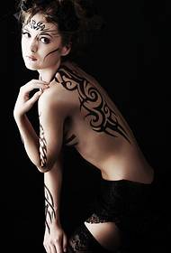 σέξι ομορφιά στον πειρασμό εικόνα τοτέμ τατουάζ για να απολαύσετε την εικόνα