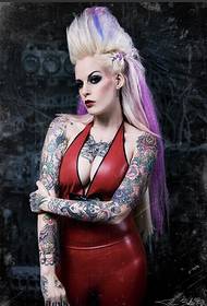 Si consiglia l'immagine di un tatuaggio di bellezza sexy selvaggia