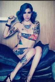 Modello di tatuaggio sexy nudo di bellezza europea e americana