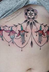 una varietà di bellissimi disegni di tatuaggi di Horley