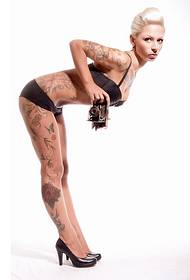 Sexy foto da ragazza europea e americana, affascinante, foto di tatuaggi di personalità