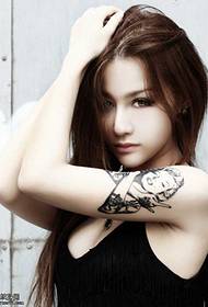 braccio bellissimo modello di tatuaggio