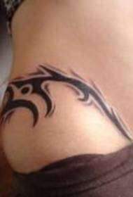 tatouage totem de belle fille