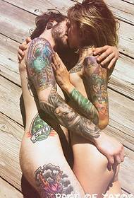 seksīgas Eiropas un Amerikas tetovējumu sieviešu bildes