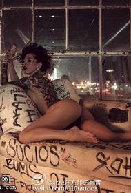 patrón de tatuaje de belleza de moda
