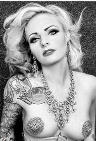 Model i huaj tatuazh bukurosh bukurosh model tatuazh