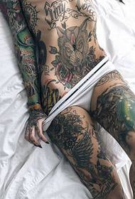 прекрасна смела секси женска европска и америчка тетоважа