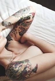 Слика за секси убавина за тетоважа