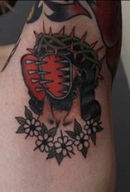 腋下纹身图案 女生腋下花朵和恐怖人物纹身图片