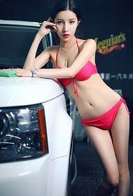 섹시한 아름다움 자동차 모델 빨간 속옷 매력적인 그림 유혹 가슴 사진