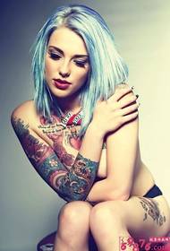 Bellezza del tatuaggio doodle di personalità