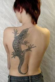 Ženska lijeva leđa realistična 3D velika tetovaža guštera