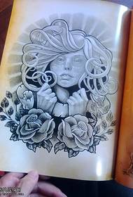 schoonheid roos tattoo patroon