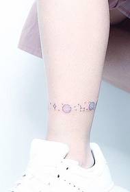 Mädchen kleine frische winzige Planet Tattoo Muster