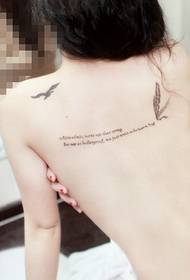 moda bellezza torna bellissimo tatuaggio inglese