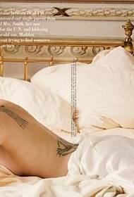 momento sexy dell'attrice Angelina Jolie