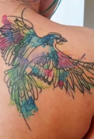 задно рамо татуировка момиче задно рамо малка животинска птица татуировка снимка