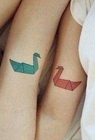 ζευγάρι τατουάζ πρότυπο: χέρι χέρι γερανός σχέδιο τατουάζ ζευγάρι