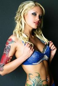 слика секси заводљива модна лепота девојка тетоважа узорак