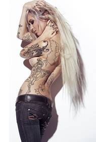 Edertasun sexy nazionalak hainbat tatuajeren argazkiak