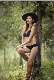 funfun ati lẹwa aworan didan bikini ẹwa aworan aworan