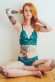 zimmlech sexy Bikini Schéinheet Moud Perséinlechkeet Tattoo Muster Bild