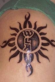 Tatuaje muy personal del tótem del sol