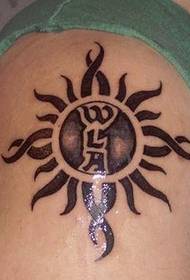 Tatuagem de totem de sol muito pessoal