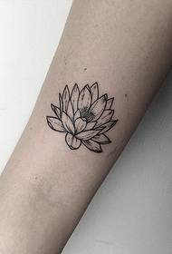 Dakong bukton nga tunok nga lotus nga linya ang gamay nga bag-ong pattern sa tattoo