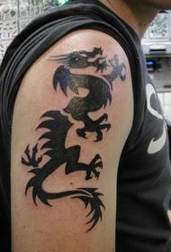 Tattoo i bukur tërheqës i dragoit