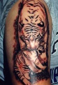 Patró de tatuatge de braç gran i tigre