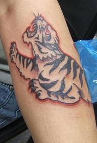 Zdjęcie tatuażu ramienia śnieg tygrys