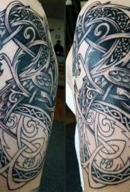 Brazo patrón de tatuaxe de tótem de dragón pintado á man