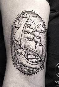 Braț mare care navighează negru gri tatuaj model de tatuaj