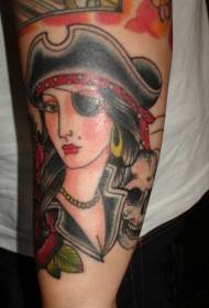 Motif de tatouage bras vieille femme peinte pirate