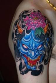 Prajna Avatar Blummen Tattoo Muster um Aarm