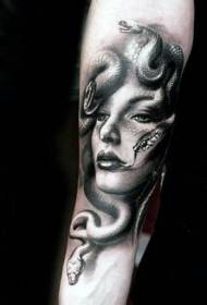 Arm 3D yakuda ndi yoyera yoipa ya Medusa tattoo