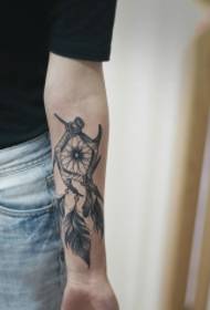 Arm gevirer drømfanger personligt tatoveringsmønster